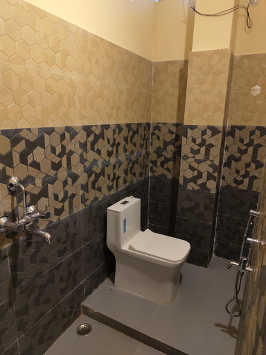 Bathroom 3, The Nirvana Resort, Chatra