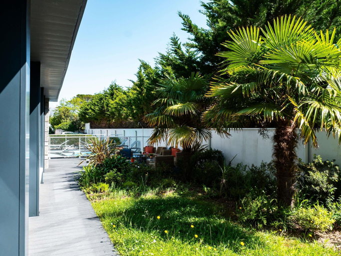 Exterior & Views 2, ibis Styles Quiberon Centre, Morbihan
