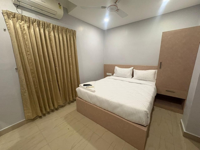Room 5, Hotel Royal King, Chennai
