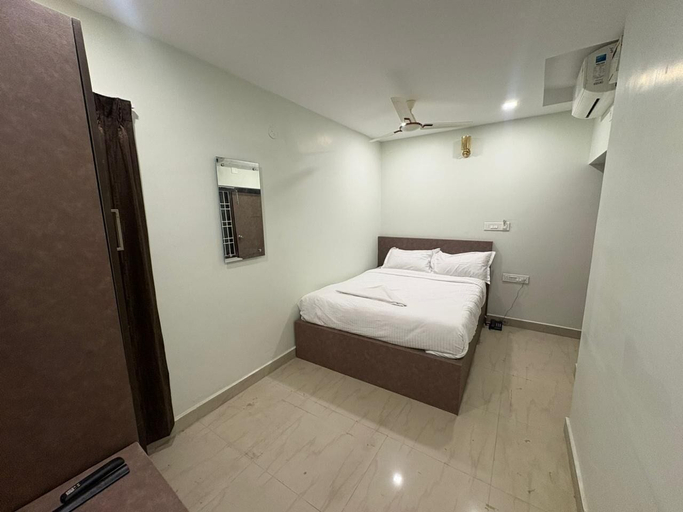 Room 3, Hotel Royal King, Chennai