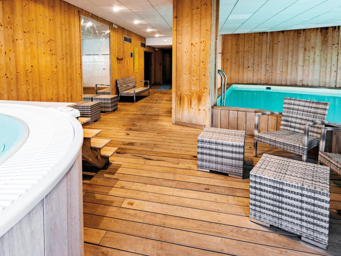 Pool 5, Scenic Alps Apartment Stay, Savoie