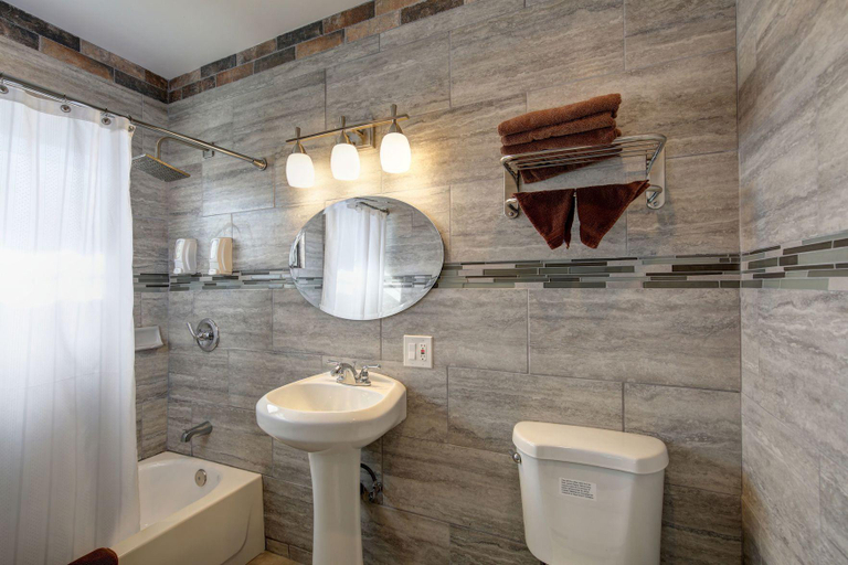 Bathroom 5, Tradewinds Hotel LAX Airport, Los Angeles