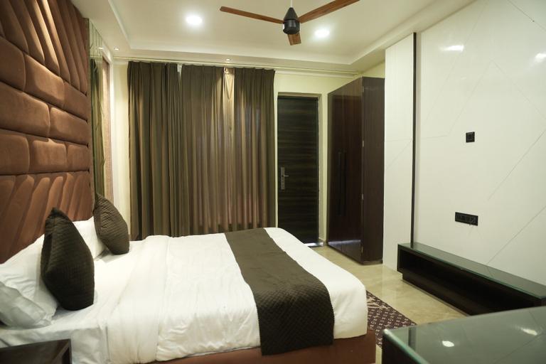 Room 2, Shiv Resort & Palace, Shivpuri