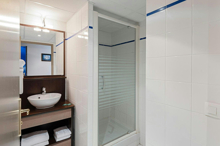 Bathroom 4, Appart'City Classic Montelimar, Drôme