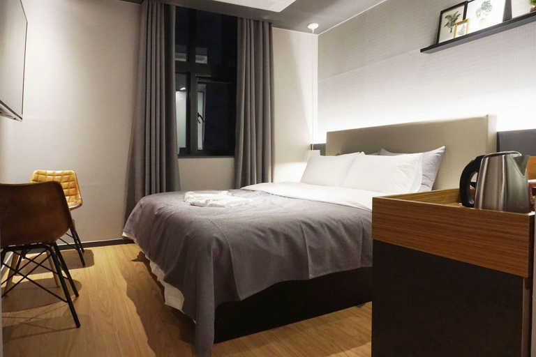 Bedroom 3, Masan Yangdeok Brown Dot, Masan