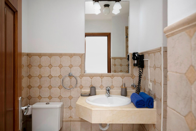 Bathroom 4, Ajaches 23, Las Palmas