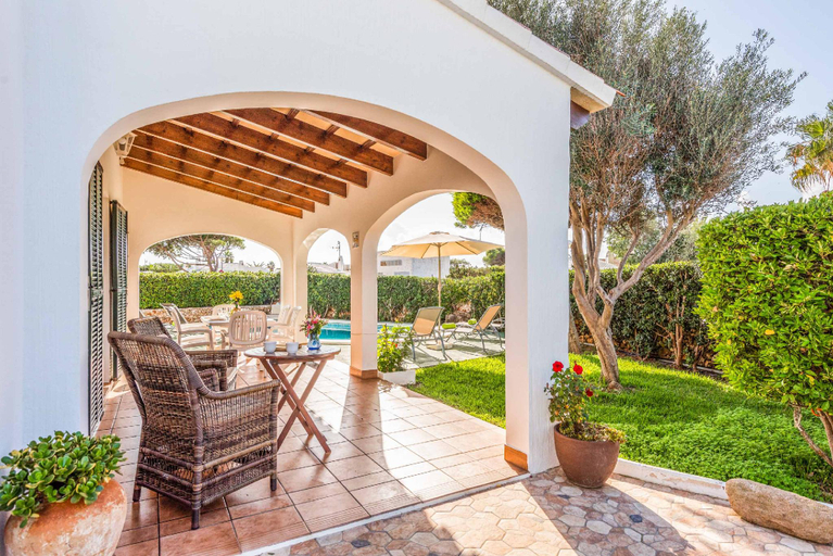Others 2, Villa Iris Bosch, Baleares