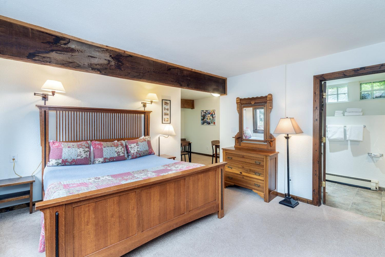 Bedroom 2, Manitou Lodge 4 by Alpine Lodging Telluride, San Miguel