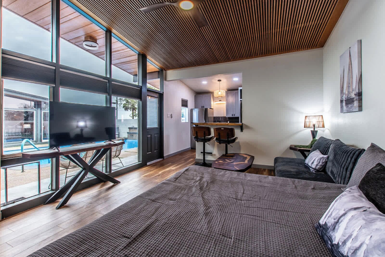 Interior 3, Luxury on Ocean Drive - Sleeps 28, Nueces