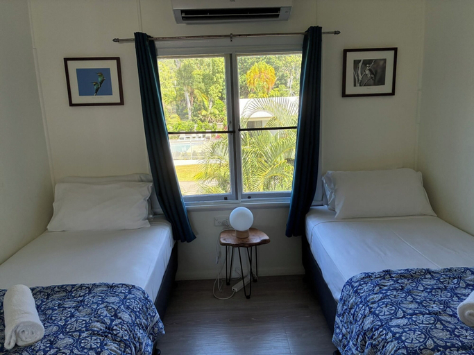 Room 5, Kooyong Aprtments, Magnetic Island