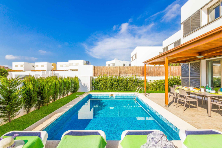 Others 2, Villa Melody, Baleares