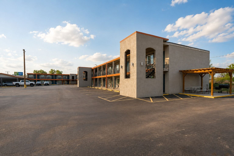 Exterior & Views 2, Town Place Studio Extended Stay Snyder, TX, Scurry