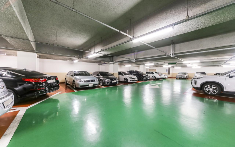 2, Changwon Jungang-dong Bentley, Changwon