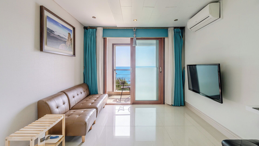 Room 4, Geoje Pings Pet-friendly Pension, Geoje