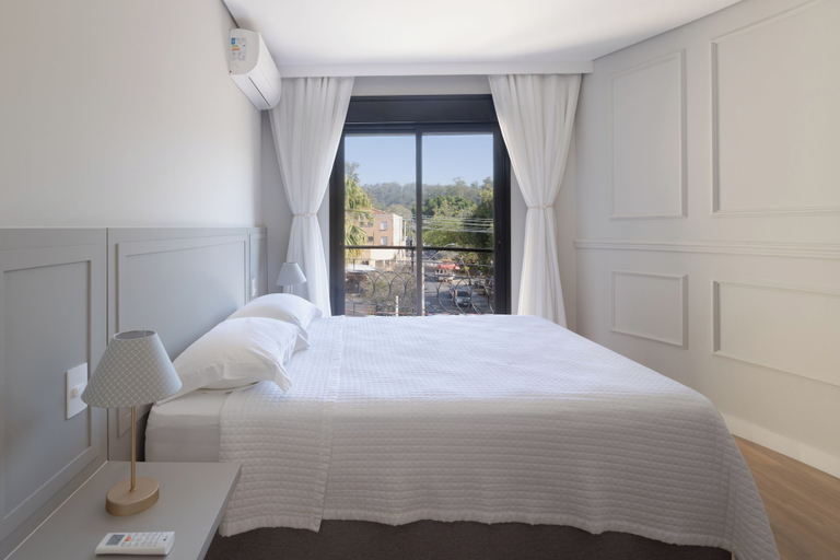 Room 4, 1986 Apparts, Águas de São Pedro
