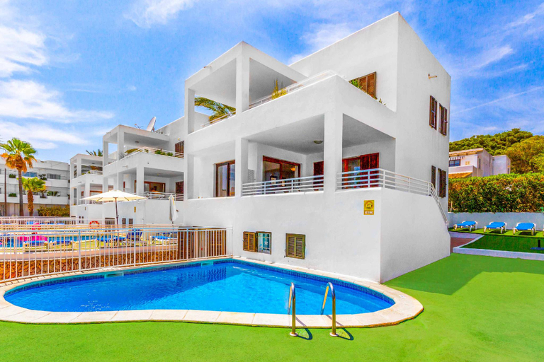 Others 3, Villa Pou Tres, Baleares