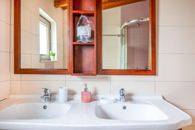 Bathroom 3, Villa Portokalia Platanias, Crete