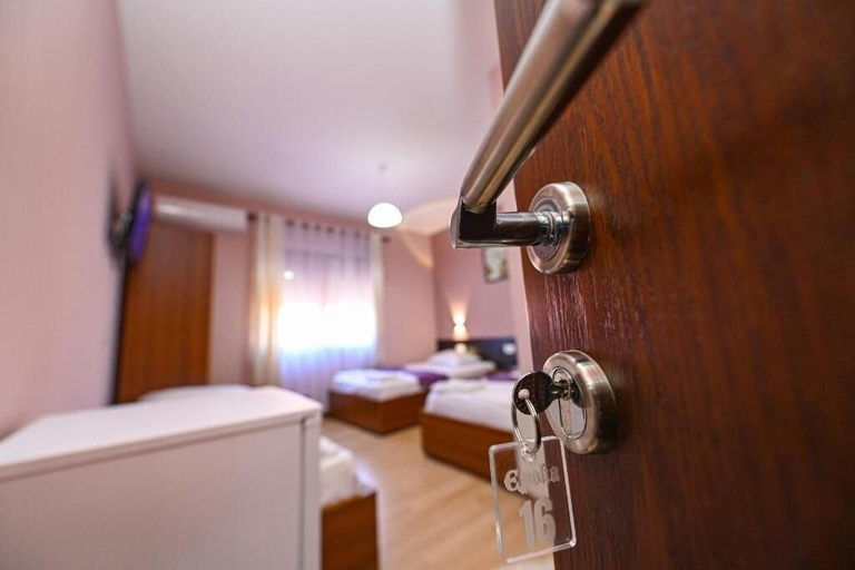 Bathroom 5, Hotel Epoka, Shkodrës