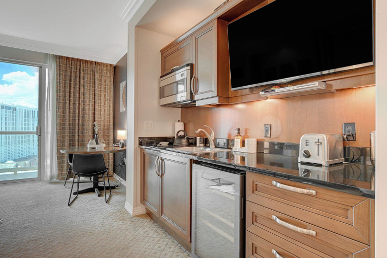Private kitchen 5, Remodeled MGM Signature Suite High FLR, Clark