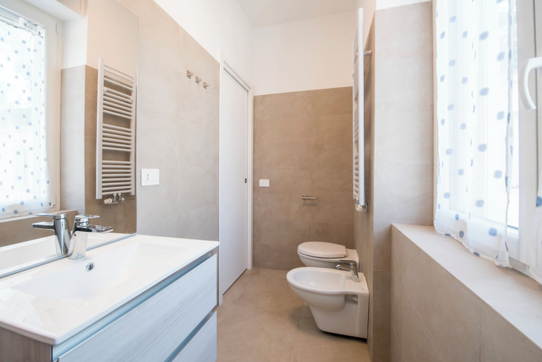 Bathroom 4, Bramante Apartment, Milano