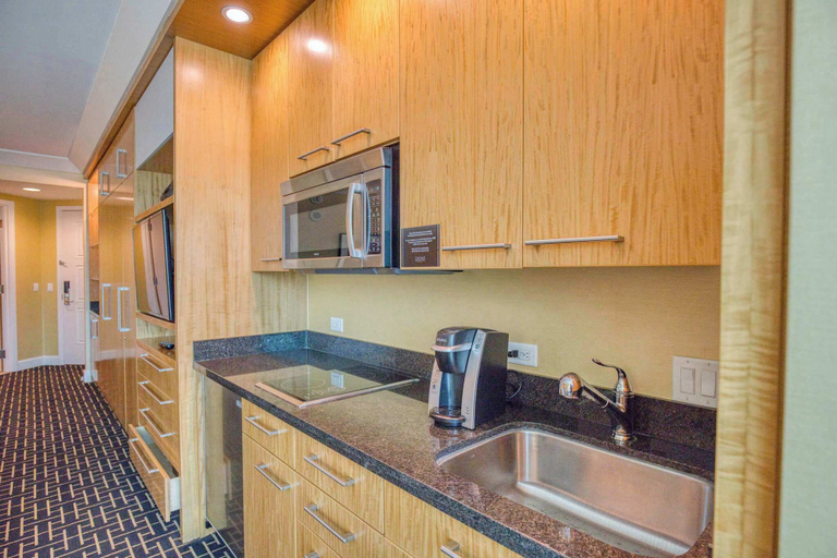 Interior 2, Stylish Renovated Trump Tower Studio, Clark