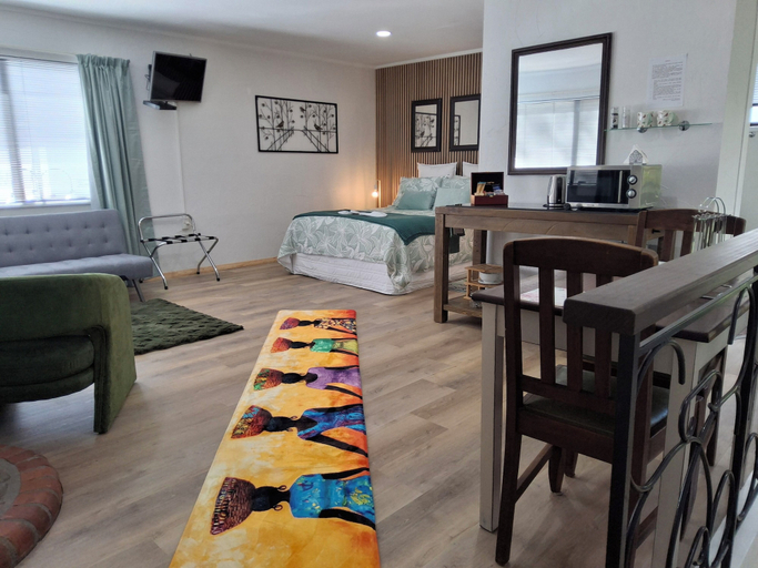 Bedroom 3, Te Popo Gardens Rural Retreat, Stratford