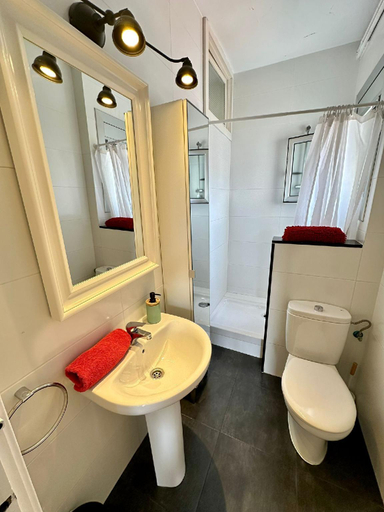 Bathroom 3, Rooms Rambla, Barcelona