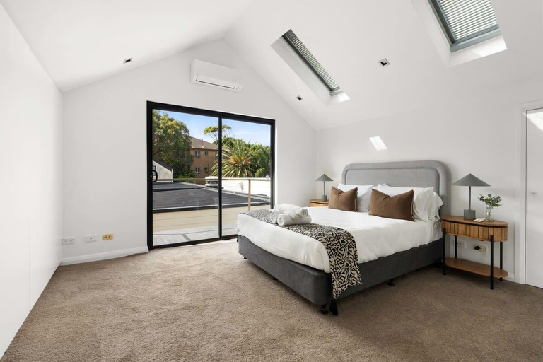 5, Relaxed Beachside Townhouse, Sydney