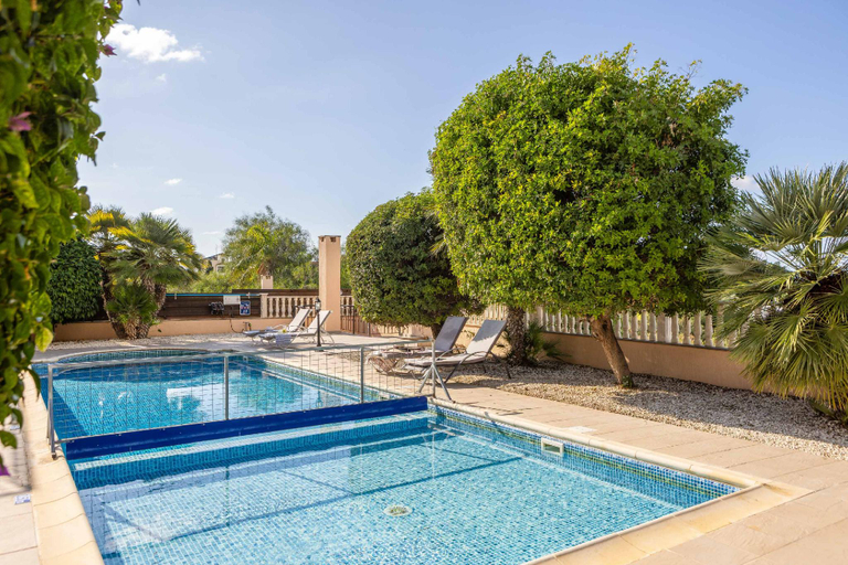 Others 5, Villa Golden Coral