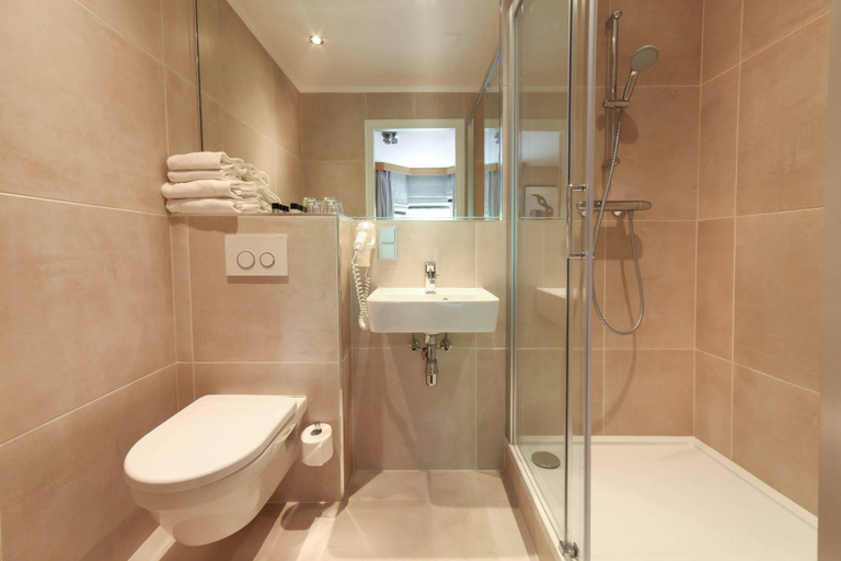 Bathroom 4, The Delphi - Amsterdam Townhouse, Amsterdam