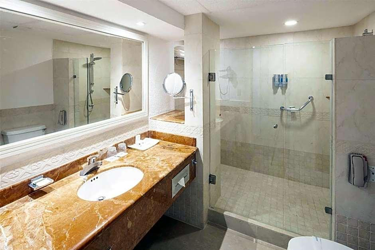 Bathroom 4, Occidental Costa Cancun - All Inclusive, Benito Juárez