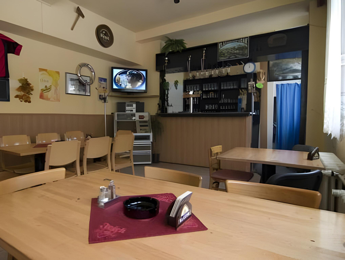 Food & Drinks 4, Sporthostel Scandinavia, Praha 6