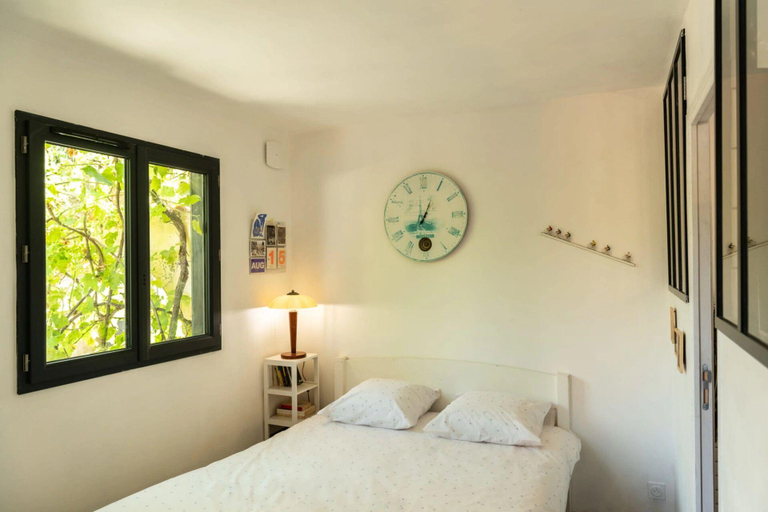 Bedroom 3, La Jolie Longère Fleurie, Charente-Maritime