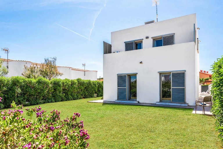 Others 4, Villa Perez, Baleares