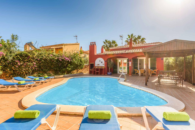 Others 2, Villa Paula, Baleares