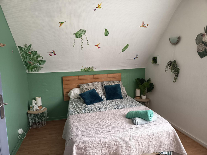 Bedroom, Chambres d'hotes des Bruyeres, Yonne