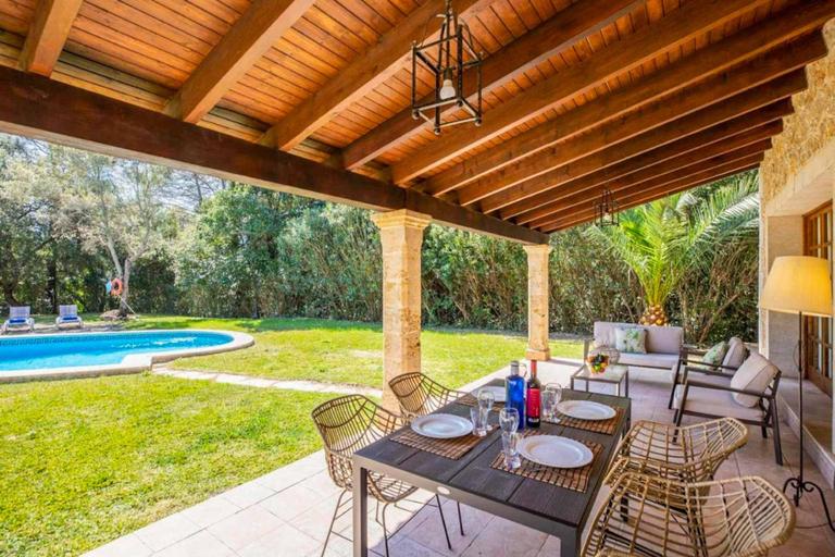 Others 3, Villa Garrigo, Baleares