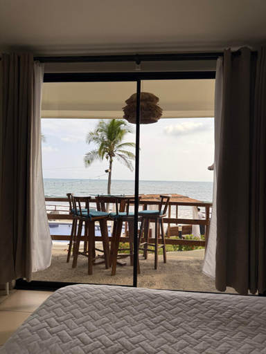 Others 4, REEF ON THE WATER, Tamanique