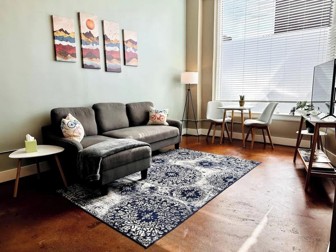 Interior 5, Ground-floor gem Walk to it all, Roanoke City
