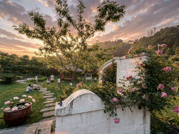 Property grounds 4, Inshan Mountain Boutique Lodge, Zhangjiajie