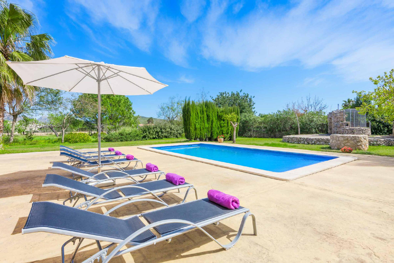 Others 5, Villa Marilen Petit, Baleares