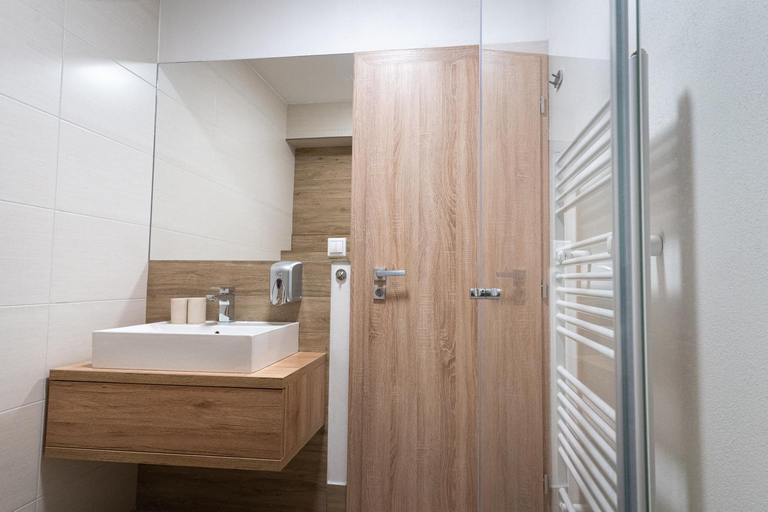Bathroom 2, Penzion Kolkaren, Žiar nad Hronom