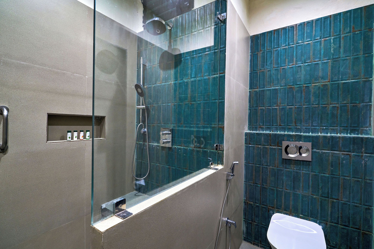 Bathroom 4, WelcomHeritage Jungle Home, Seoni