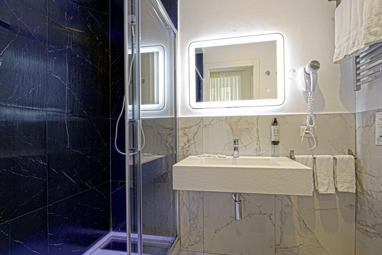 Bathroom 2, Home at Rome Vatican Apartment&Rooms, Roma