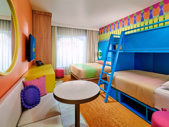 Room 3, Universal Kids Resort Hotel, Collin