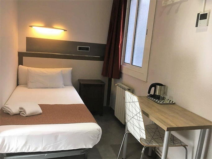 Bedroom 2, Hostal Levante Barcelona, Barcelona