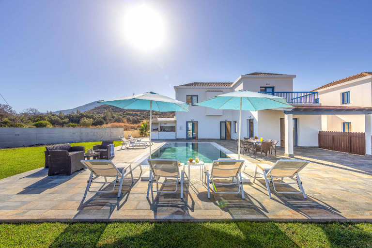 4, Villa Artemis I