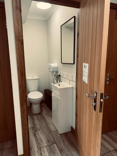 Bathroom, Ben Nevis Inn Rooms, Highland