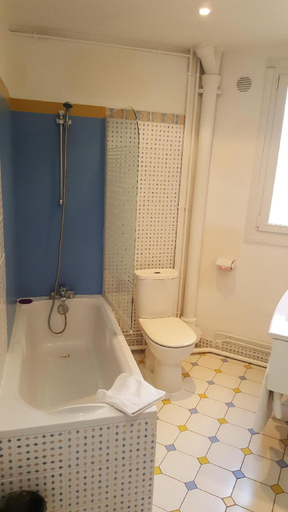 Bathroom 3, Hotel Phenix, Paris
