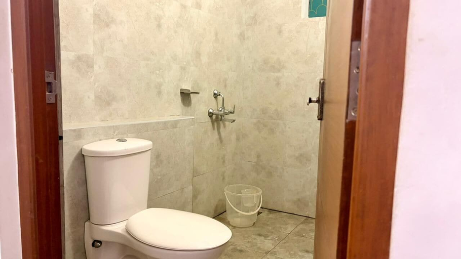 Bathroom, HOTEL MELVET RESIDENCY, Ernakulam